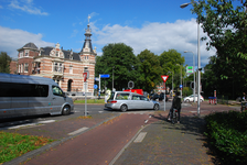 849659 Afbeelding van de rouwstoet op de rotonde aan het einde van de Maliebaan te Utrecht tijdens de uitvaart van ...